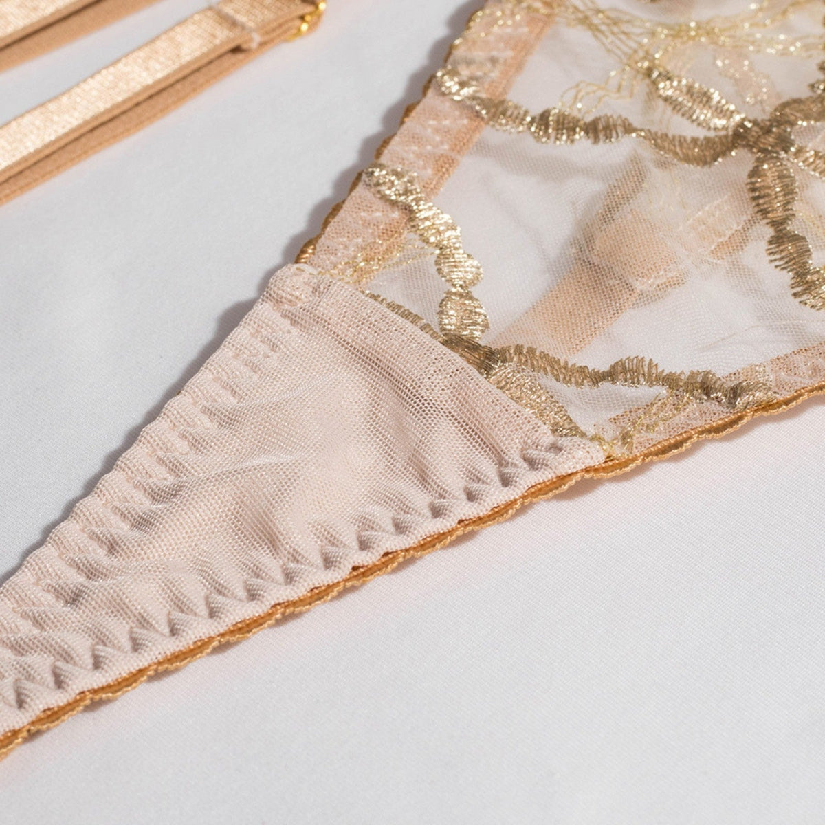 Lingerie Golden Lines